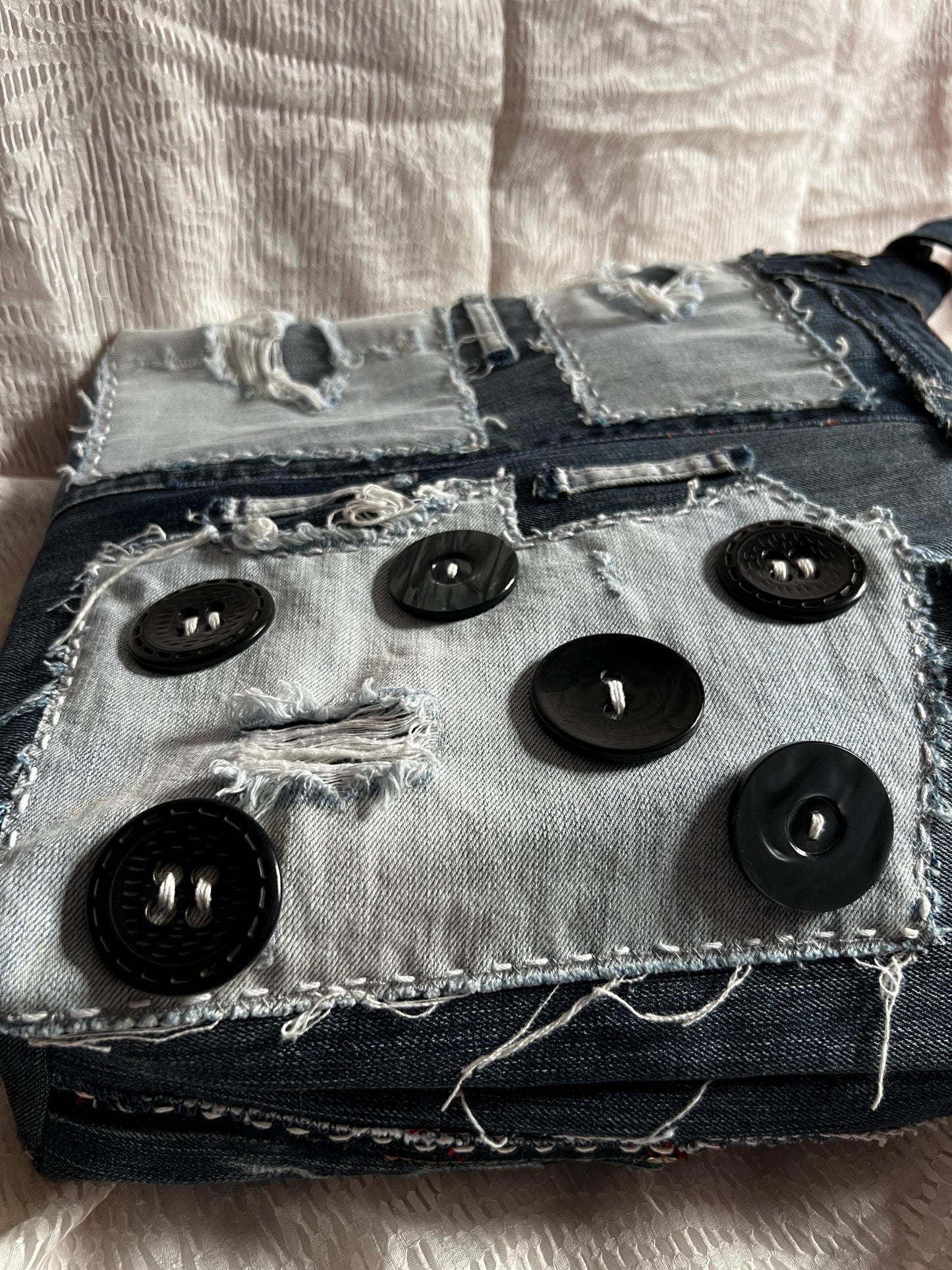Raw & Layered Serisi : BLACK BUTTON